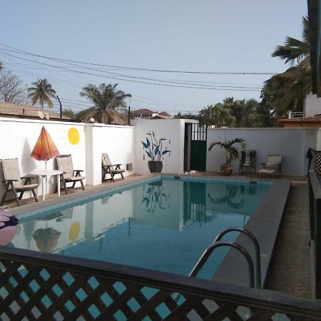Anns Guesthouse Bakaugambia 外观 照片