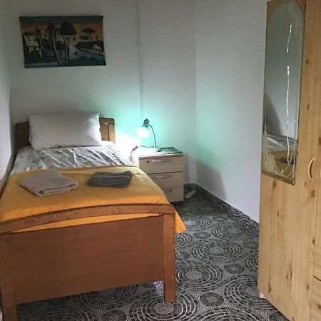 Anns Guesthouse Bakaugambia 外观 照片