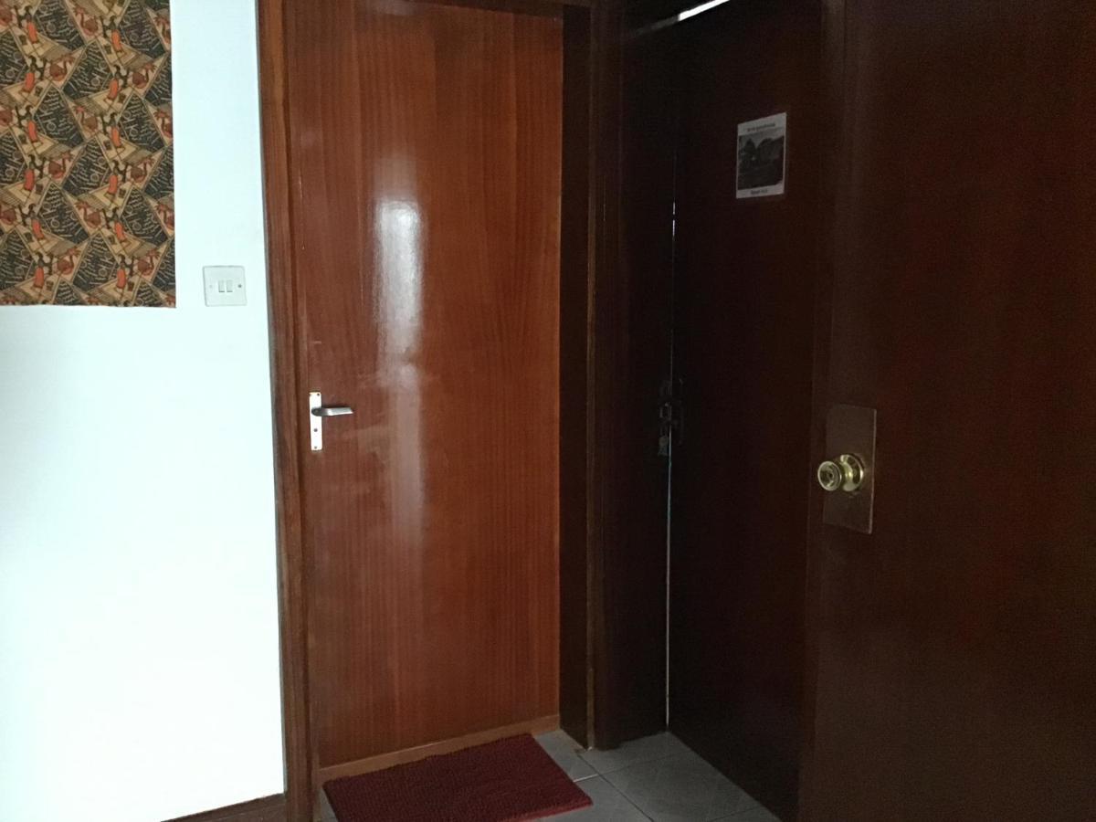 Anns Guesthouse Bakaugambia 外观 照片