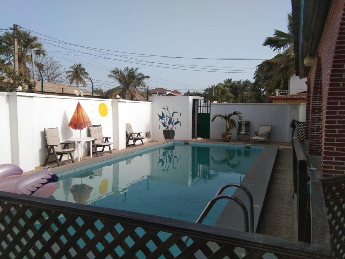 Anns Guesthouse Bakaugambia 外观 照片