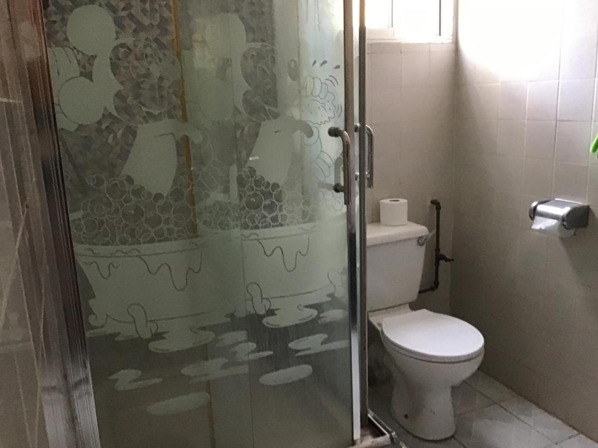 Anns Guesthouse Bakaugambia 外观 照片