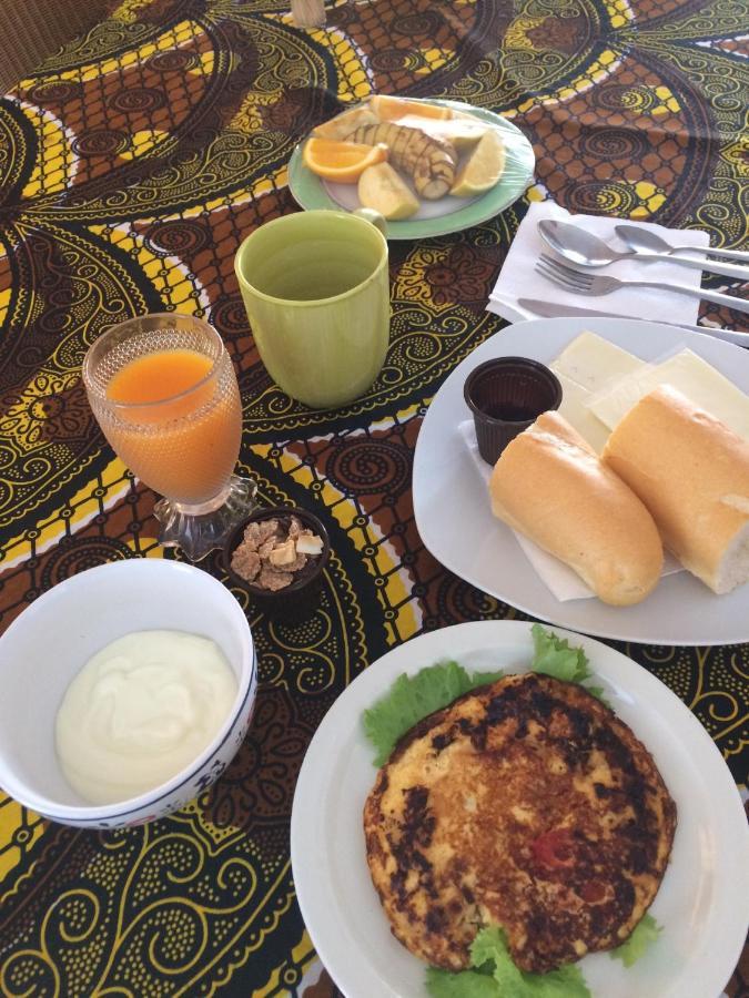 Anns Guesthouse Bakaugambia 外观 照片