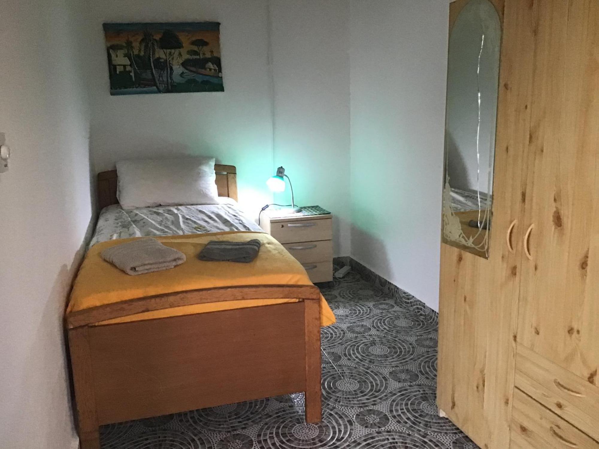Anns Guesthouse Bakaugambia 外观 照片