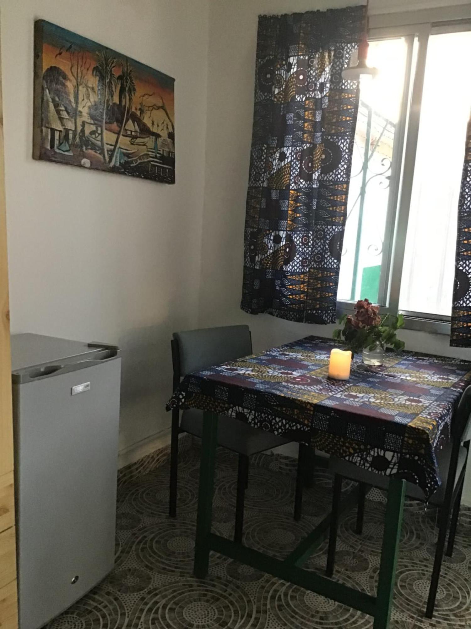 Anns Guesthouse Bakaugambia 外观 照片