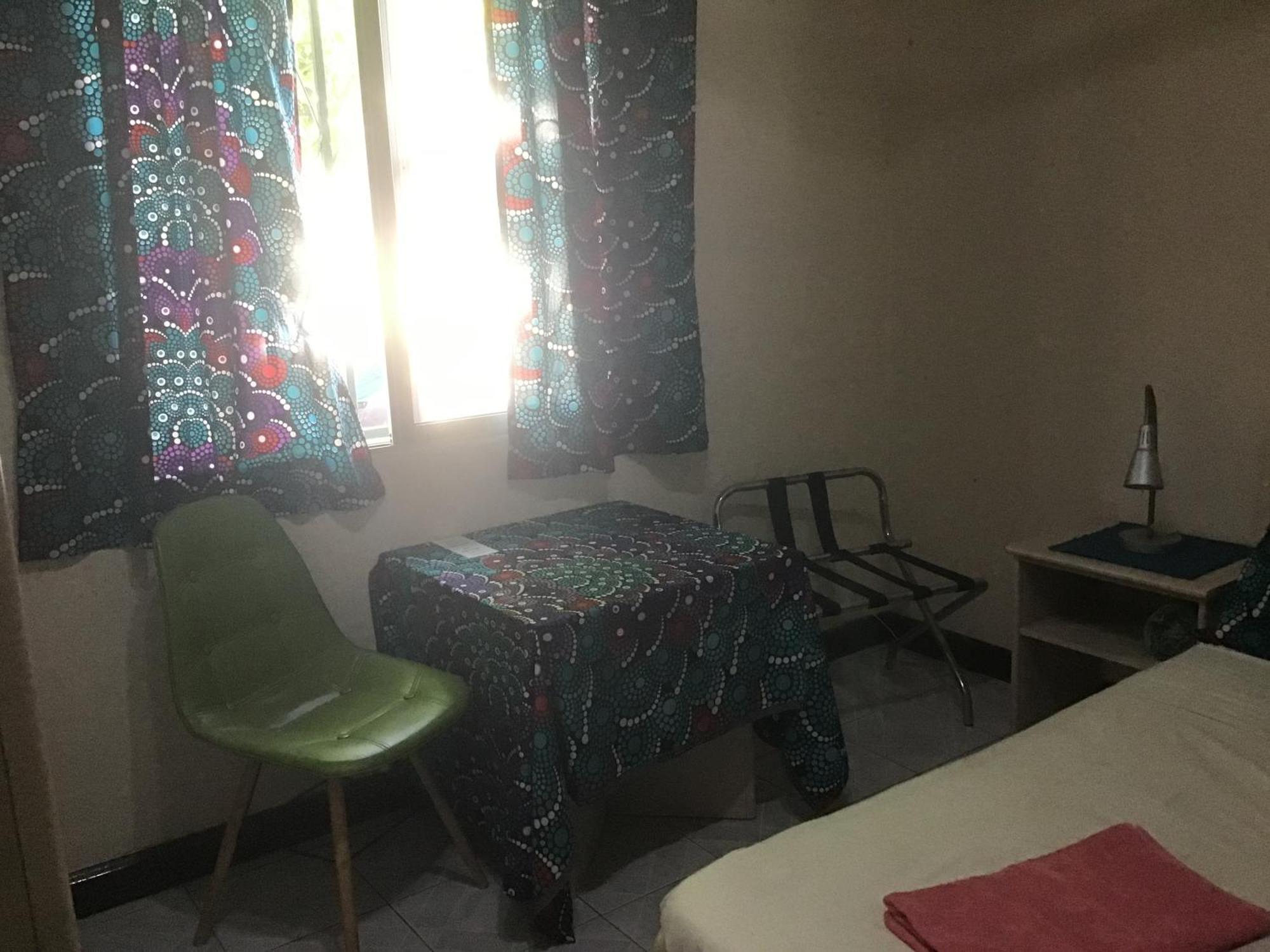 Anns Guesthouse Bakaugambia 外观 照片