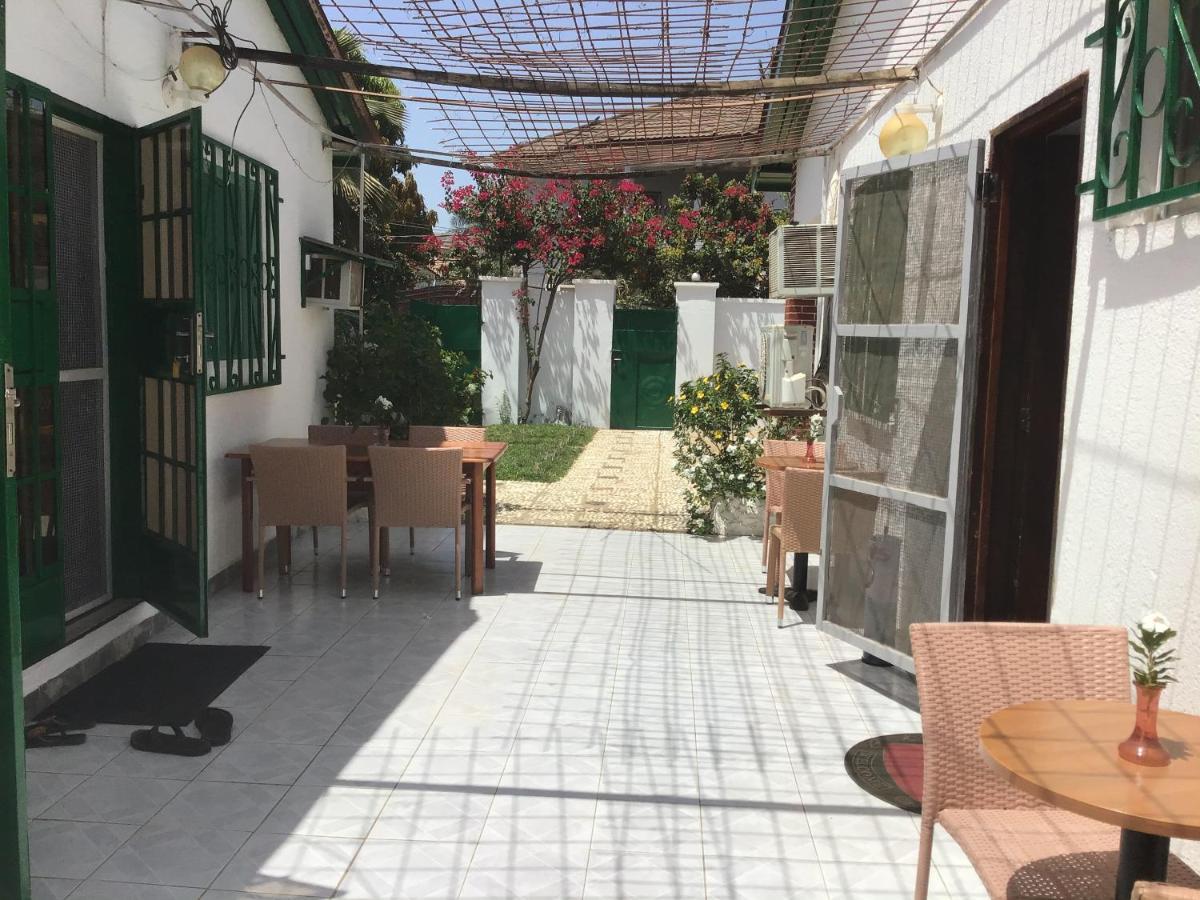 Anns Guesthouse Bakaugambia 外观 照片