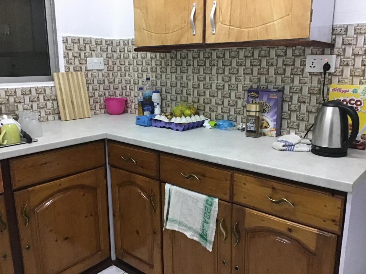 Anns Guesthouse Bakaugambia 外观 照片
