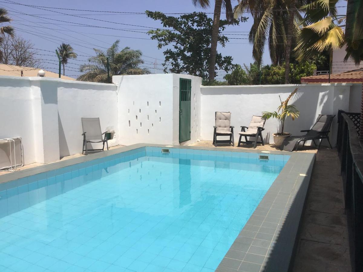 Anns Guesthouse Bakaugambia 外观 照片