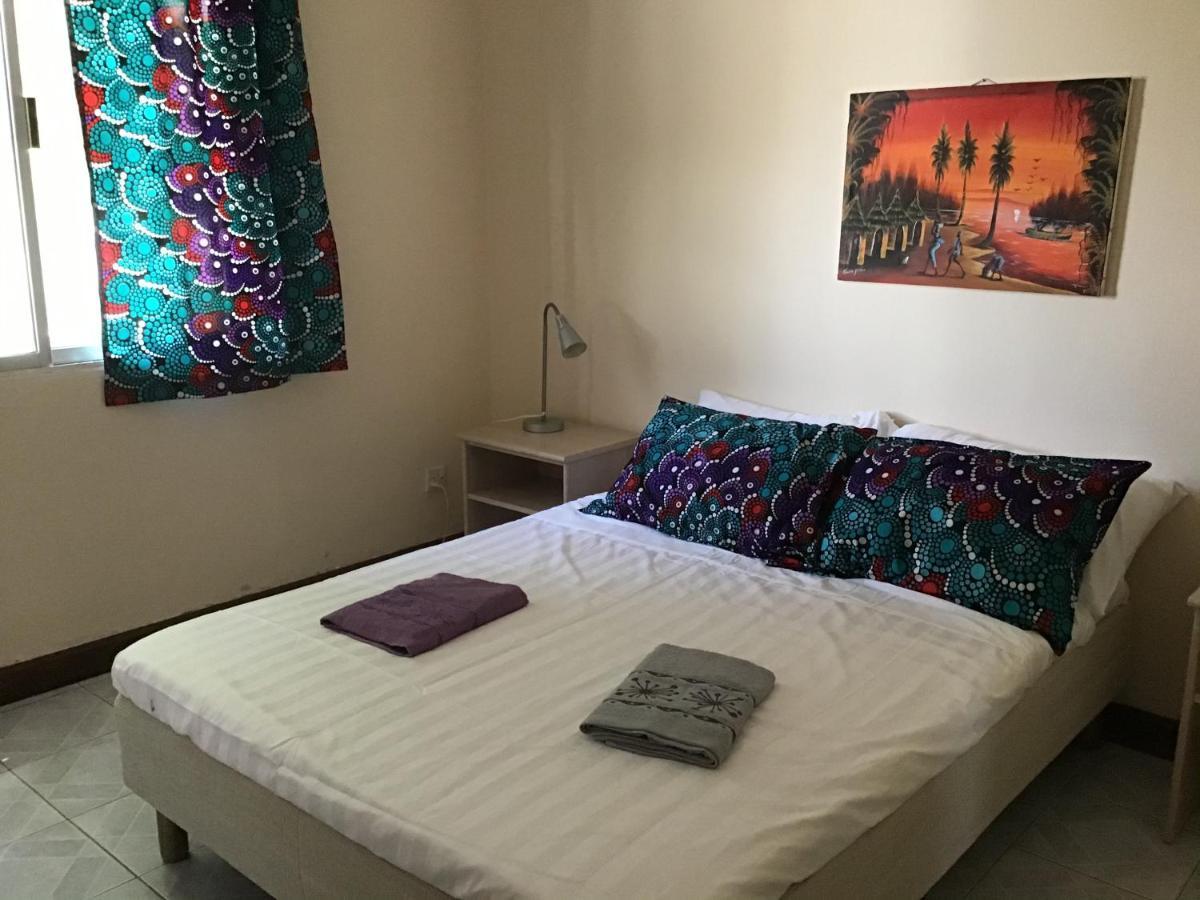 Anns Guesthouse Bakaugambia 外观 照片