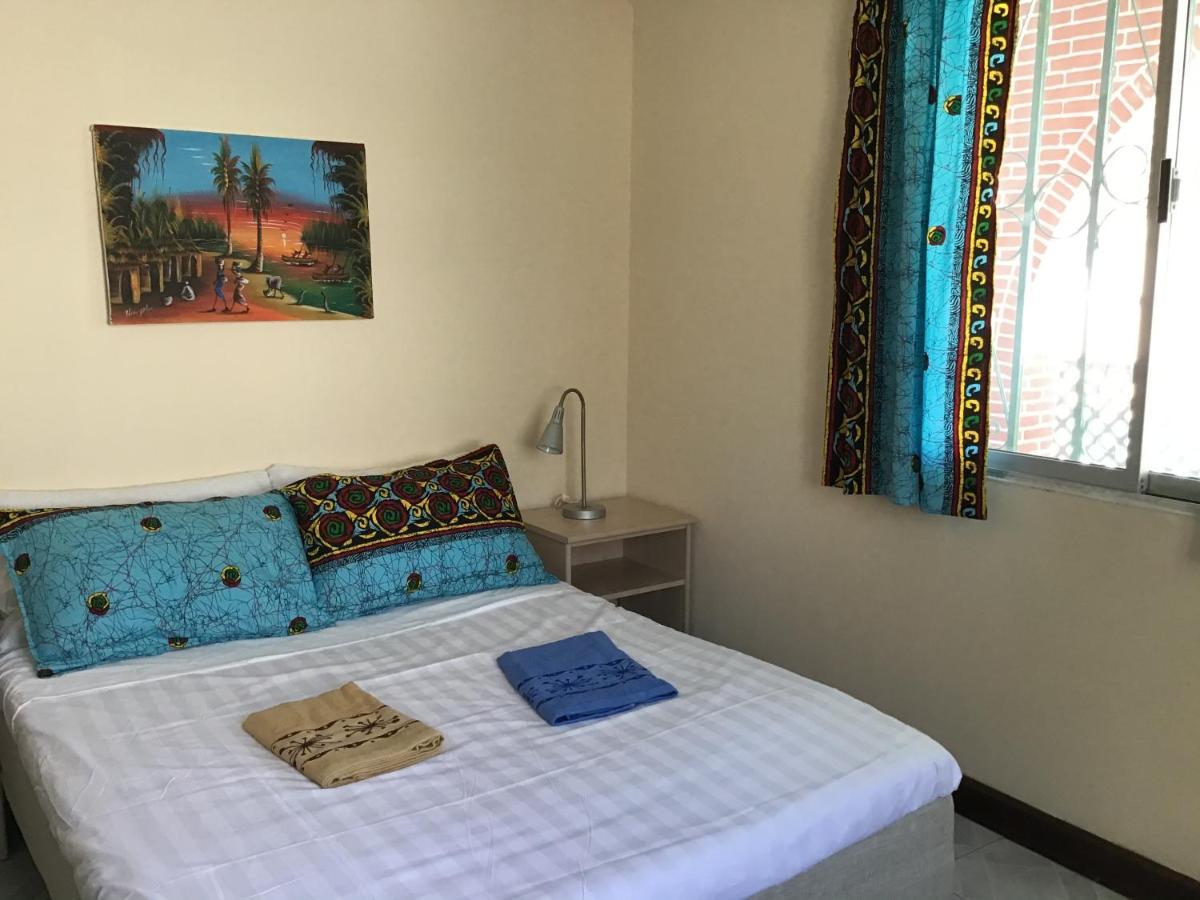 Anns Guesthouse Bakaugambia 外观 照片