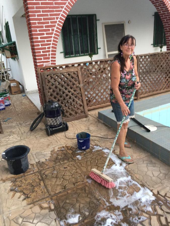 Anns Guesthouse Bakaugambia 外观 照片